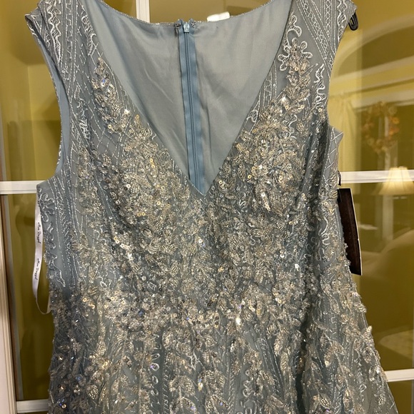 Mac Duggal 16 new with tags - Picture 4 of 8